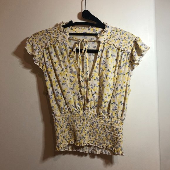 Forever 21 Tops - Forever 21 Ruffle Floral Tie Top